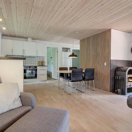 Gunkil - 800m From The Sea By Interhome Nyaraló *